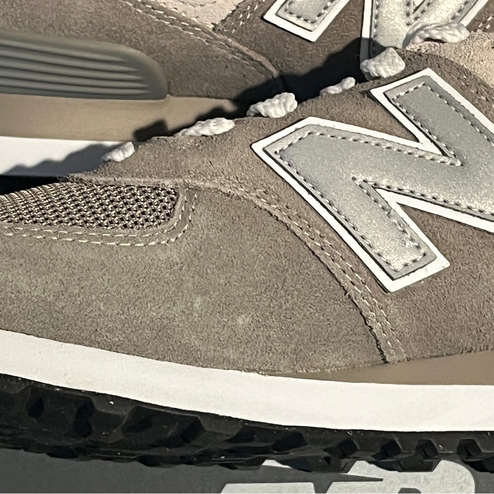 New Balance Women’s Sneakers 574 Gray Size 9 US - Picture 3 of 13